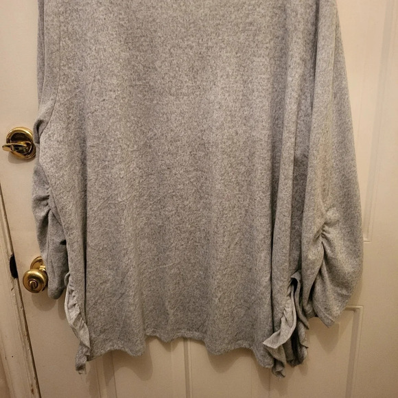 Terra & Sky Womans Sweater - Picture 2 of 10